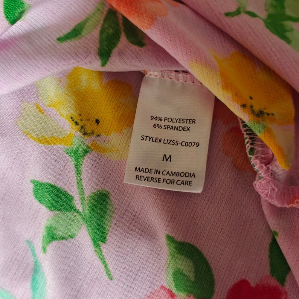 Dear Scarlett Lizzie Short Sleeve Wrinkle Free Floral Pink Split V-Neck Top Med - Picture 10 of 12